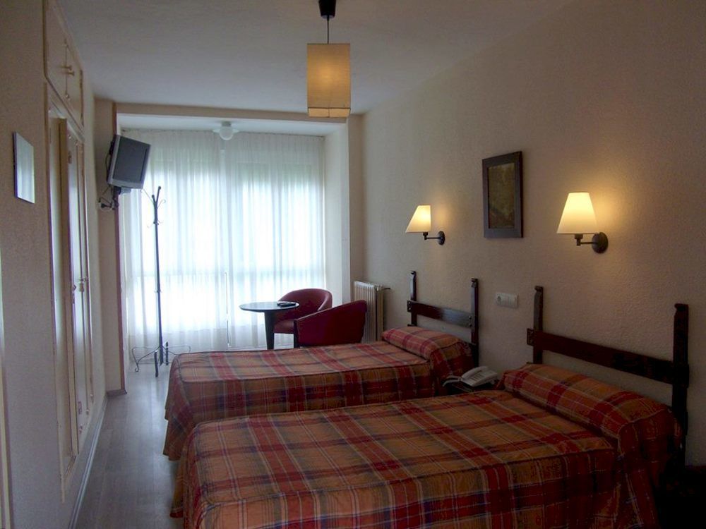 Hotel Termas De Liérganes Екстериор снимка