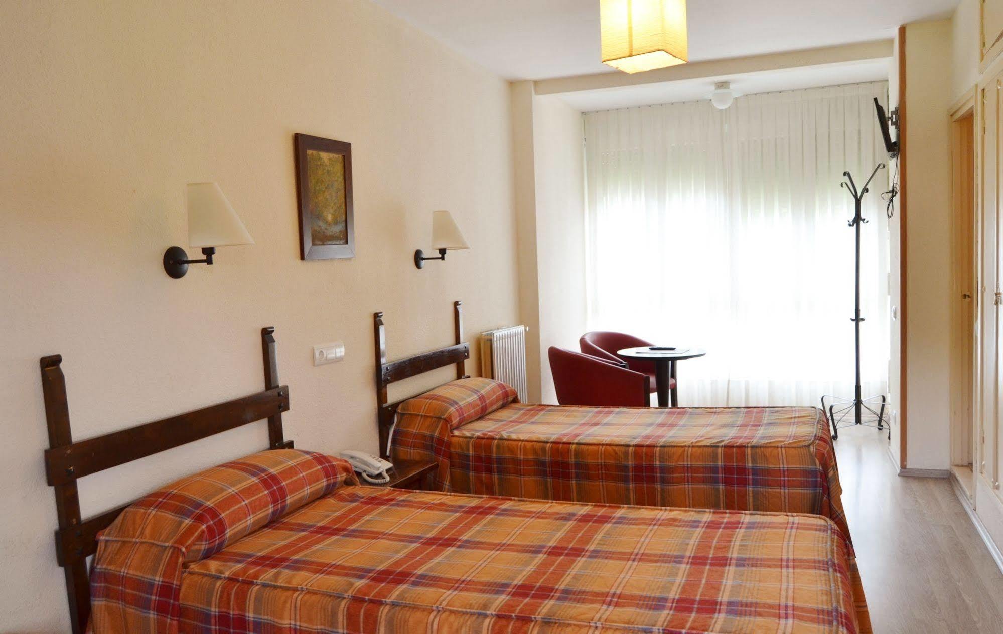 Hotel Termas De Liérganes Екстериор снимка