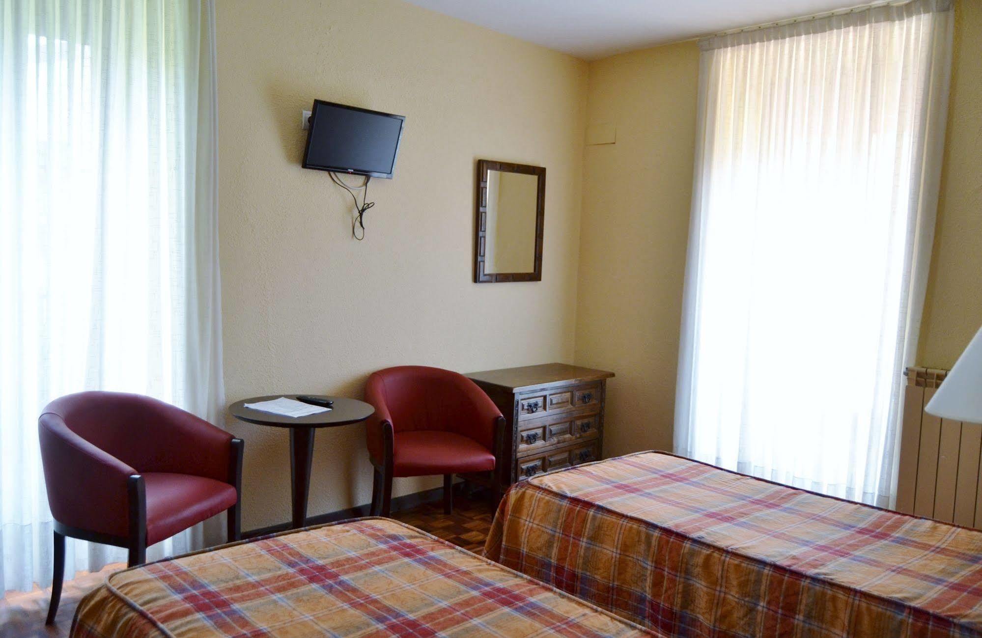 Hotel Termas De Liérganes Екстериор снимка