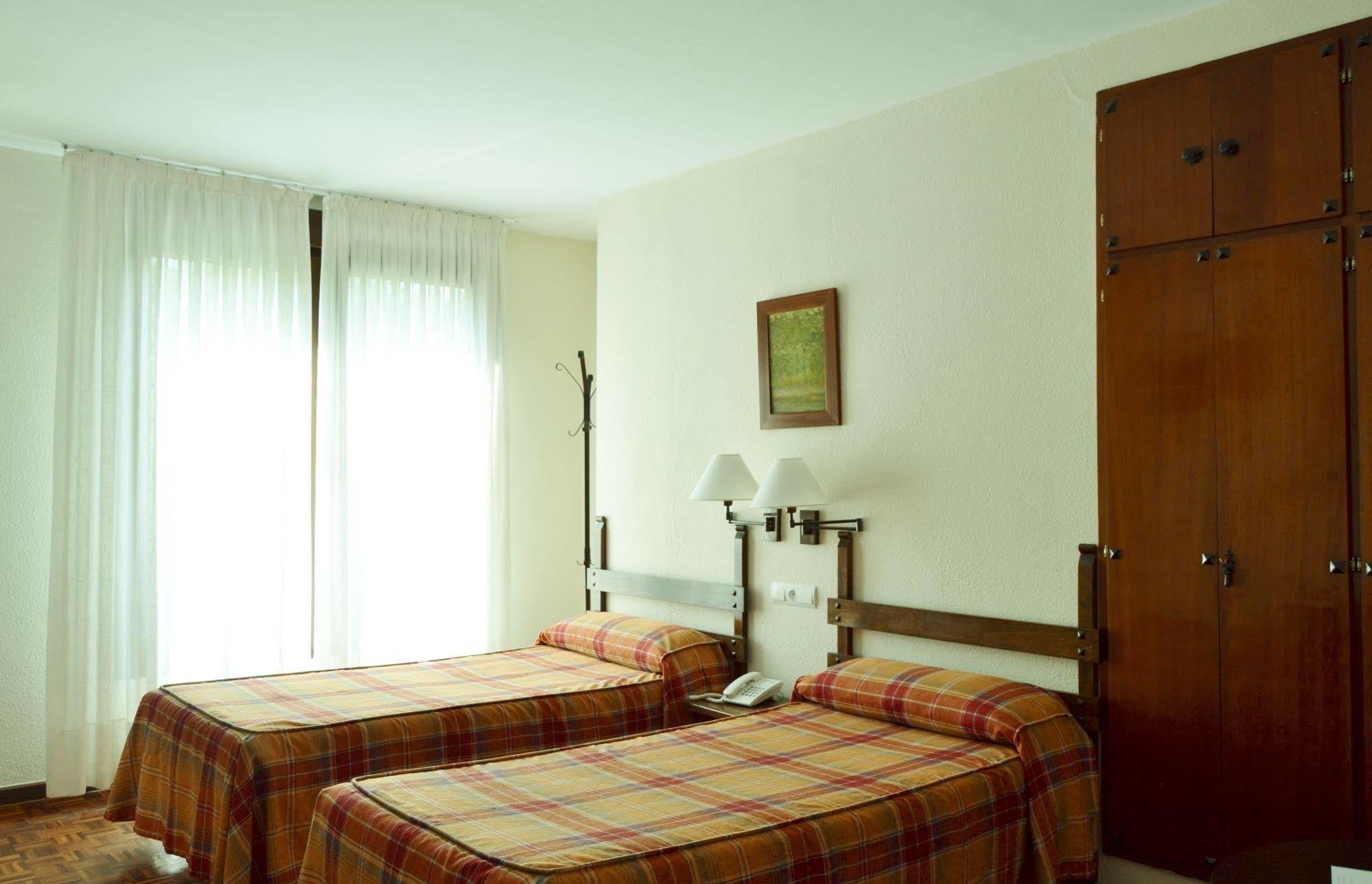 Hotel Termas De Liérganes Екстериор снимка